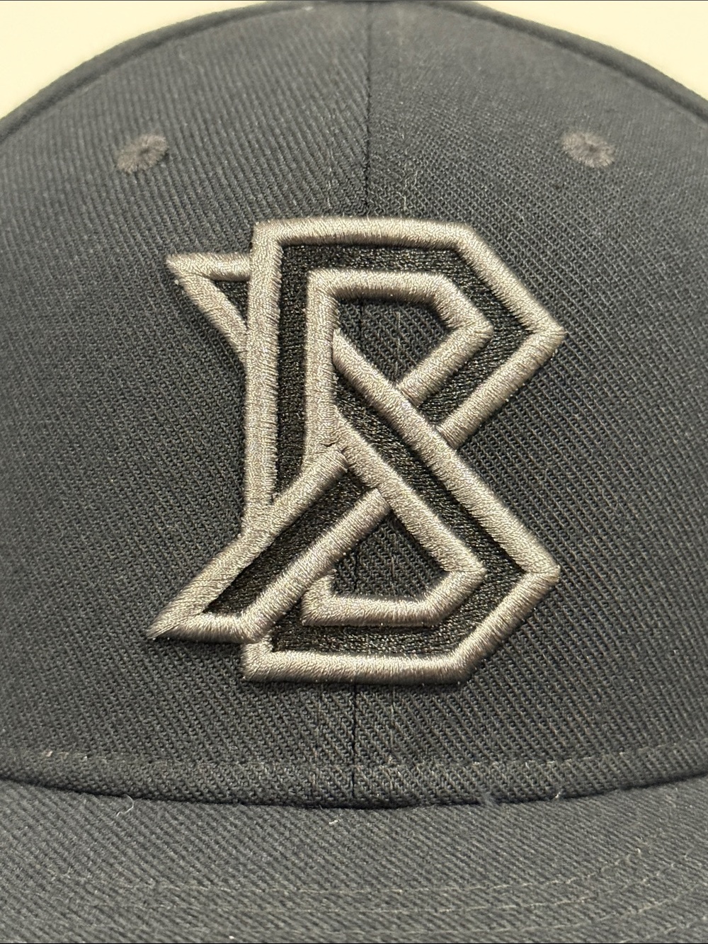 Nike True Vapor Fitted Dri-Fit Black Embroidered Cap with Grey "BSBL" Logo M/L - Picture 2 of 12